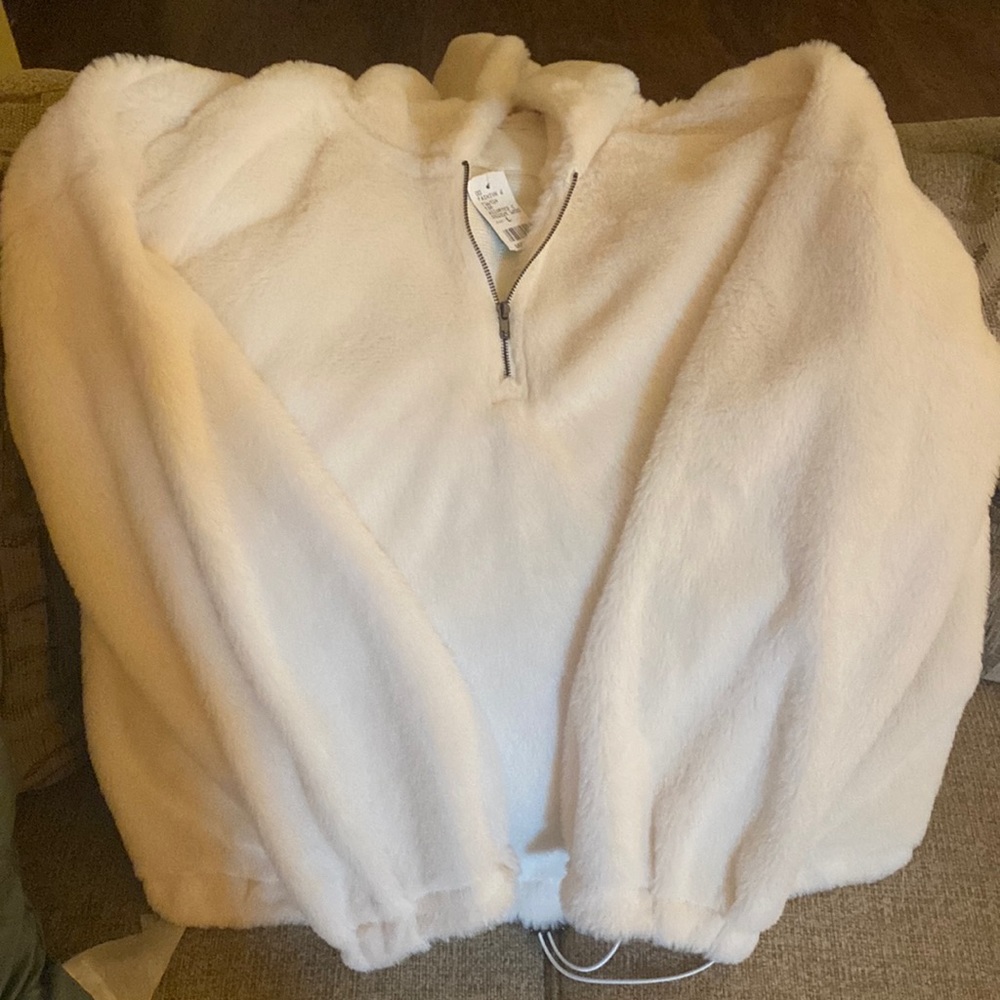 Pullover sweater